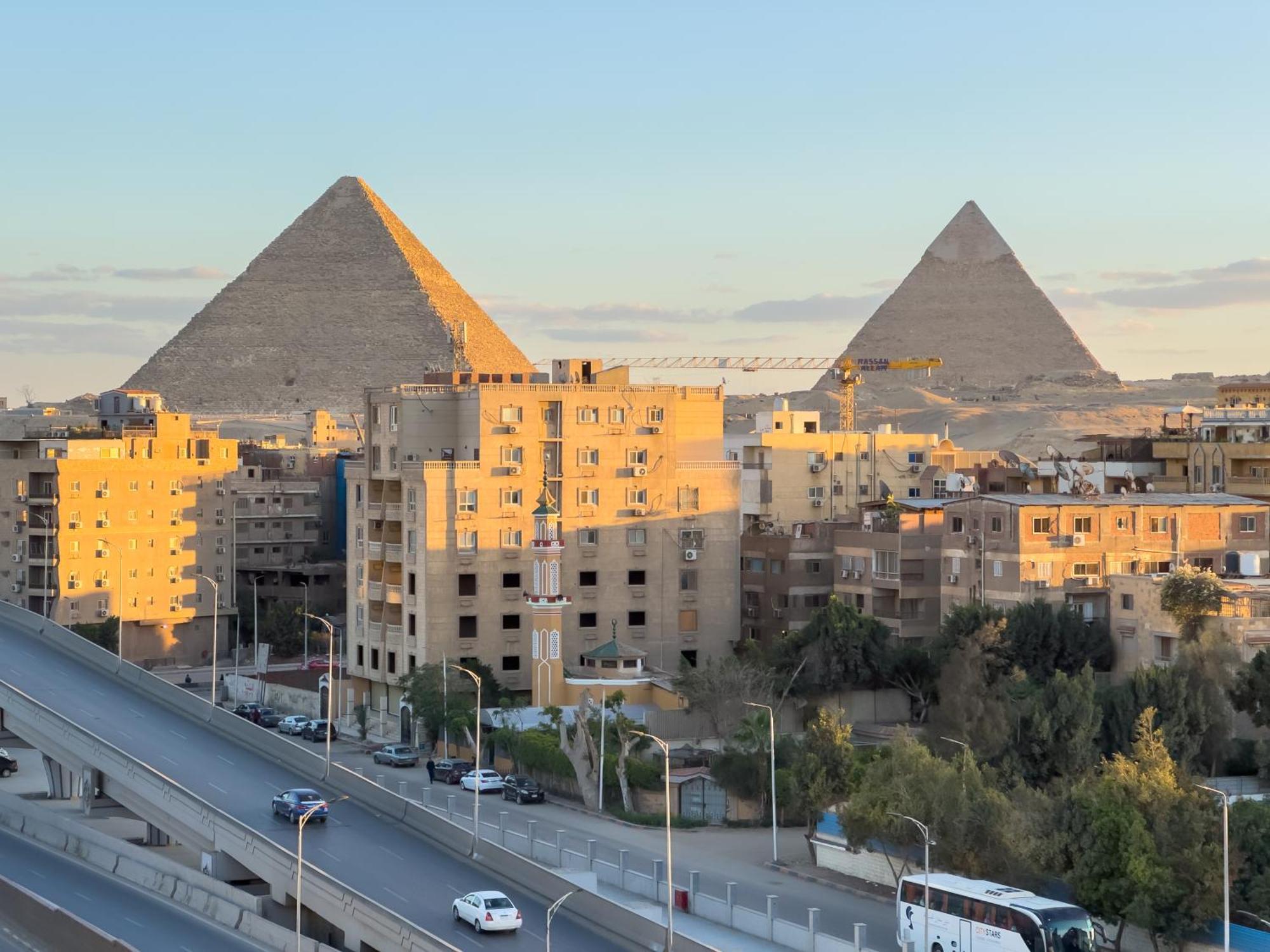 Royal Crown Hotel Giza Pyramids View Kafrat al Jabal Exterior photo