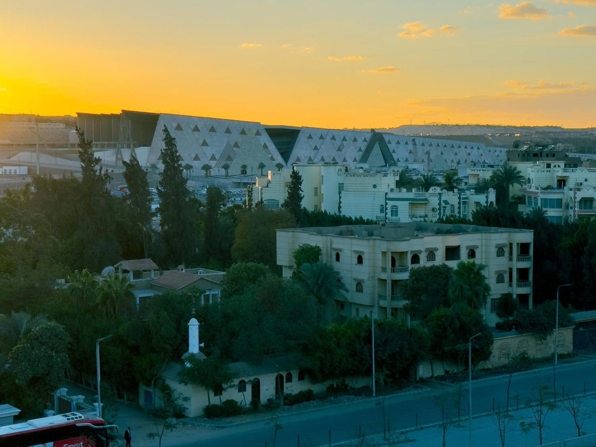 Royal Crown Hotel Giza Pyramids View Kafrat al Jabal Exterior photo