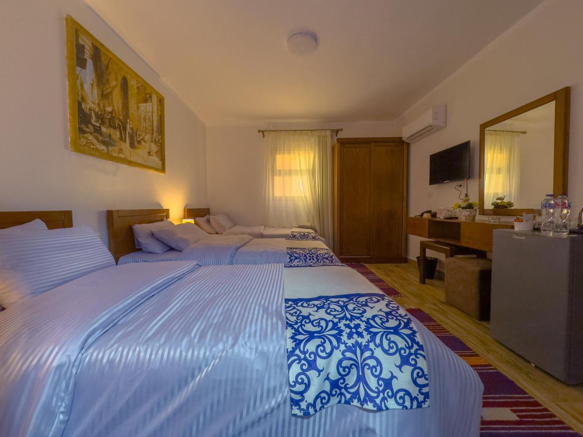 Royal Crown Hotel Giza Pyramids View Kafrat al Jabal Exterior photo