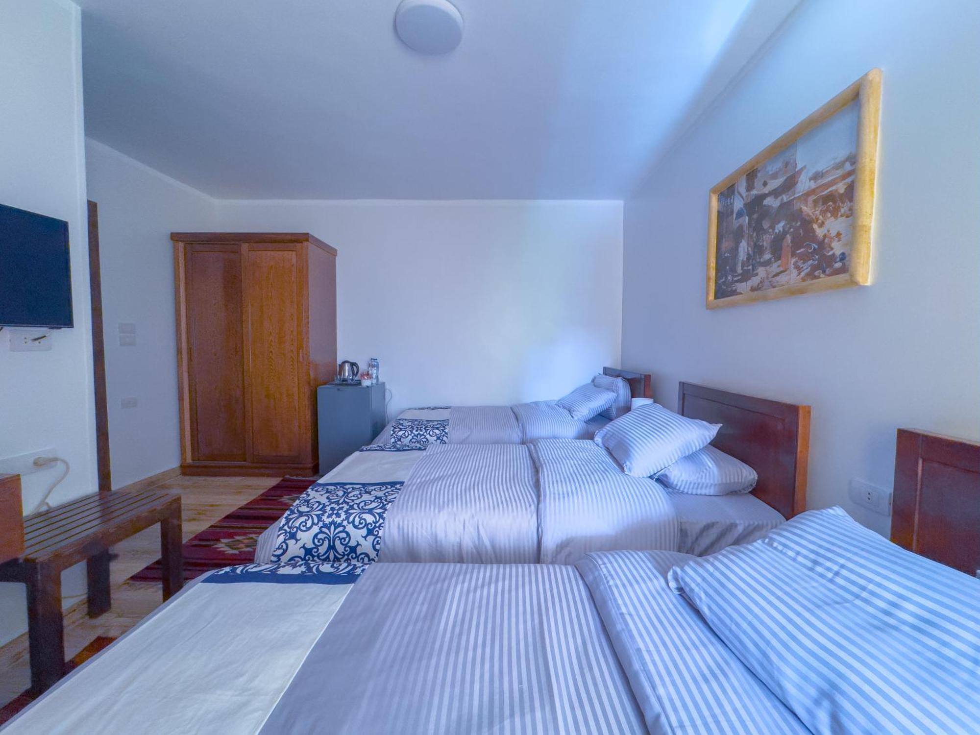 Royal Crown Hotel Giza Pyramids View Kafrat al Jabal Room photo