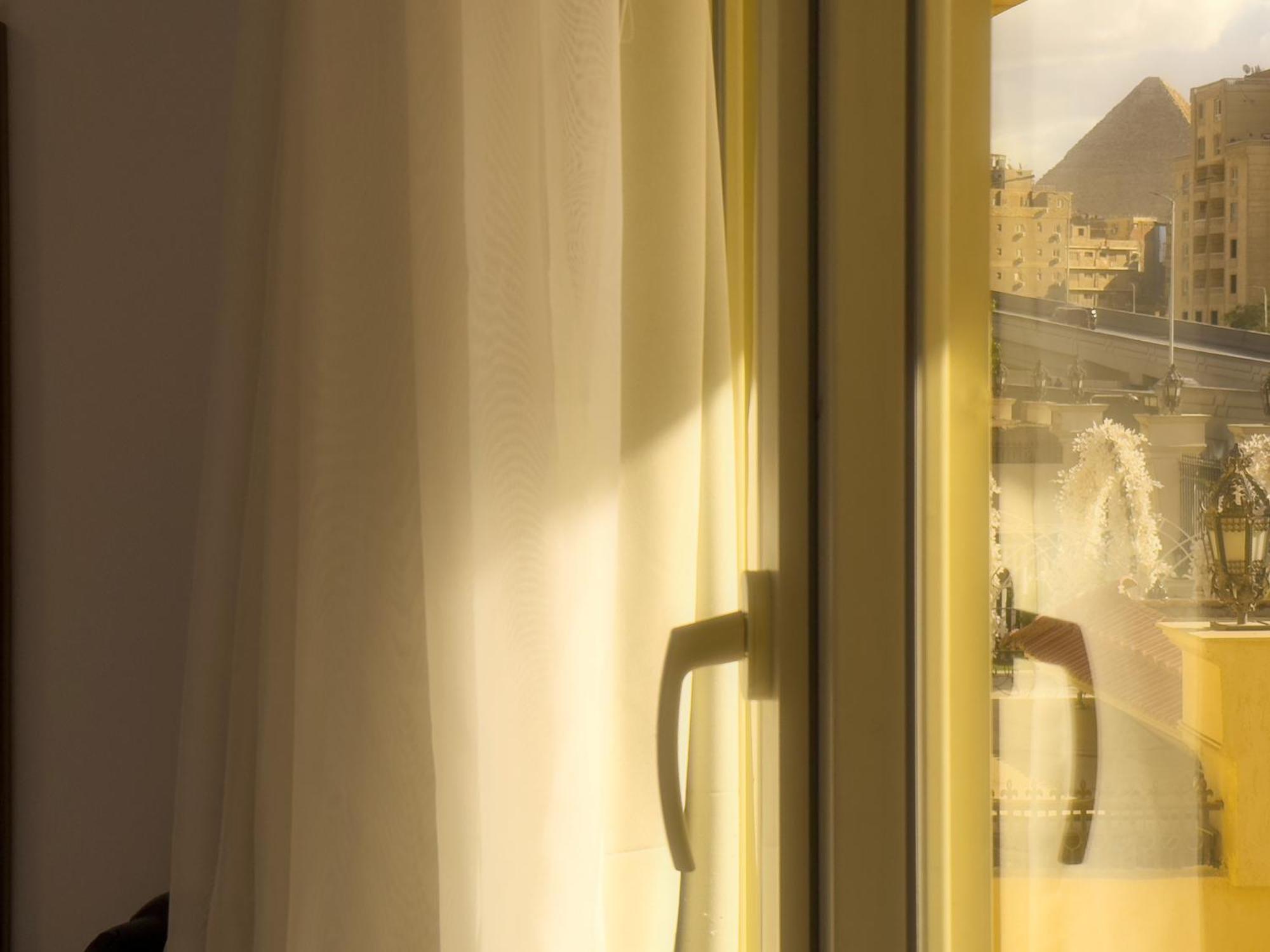 Royal Crown Hotel Giza Pyramids View Kafrat al Jabal Exterior photo